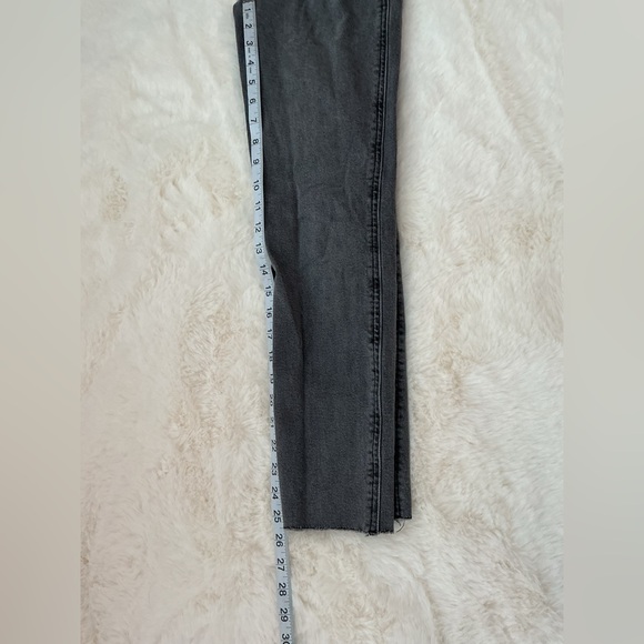 Hollister Women's High Rise Dark Gray Jeans Ultra High Mom Jean 00R - Picture 5 of 5